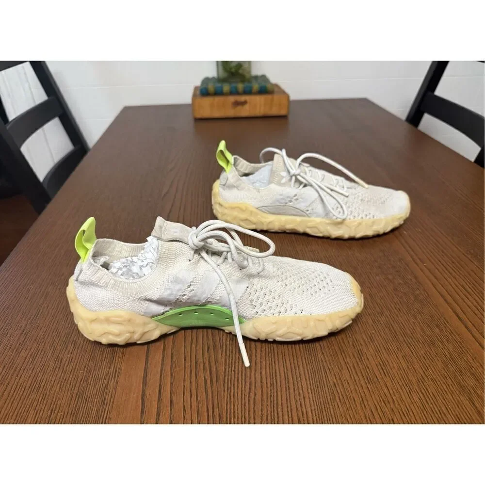 ADIDAS F22 primeknit sneaker sz 9